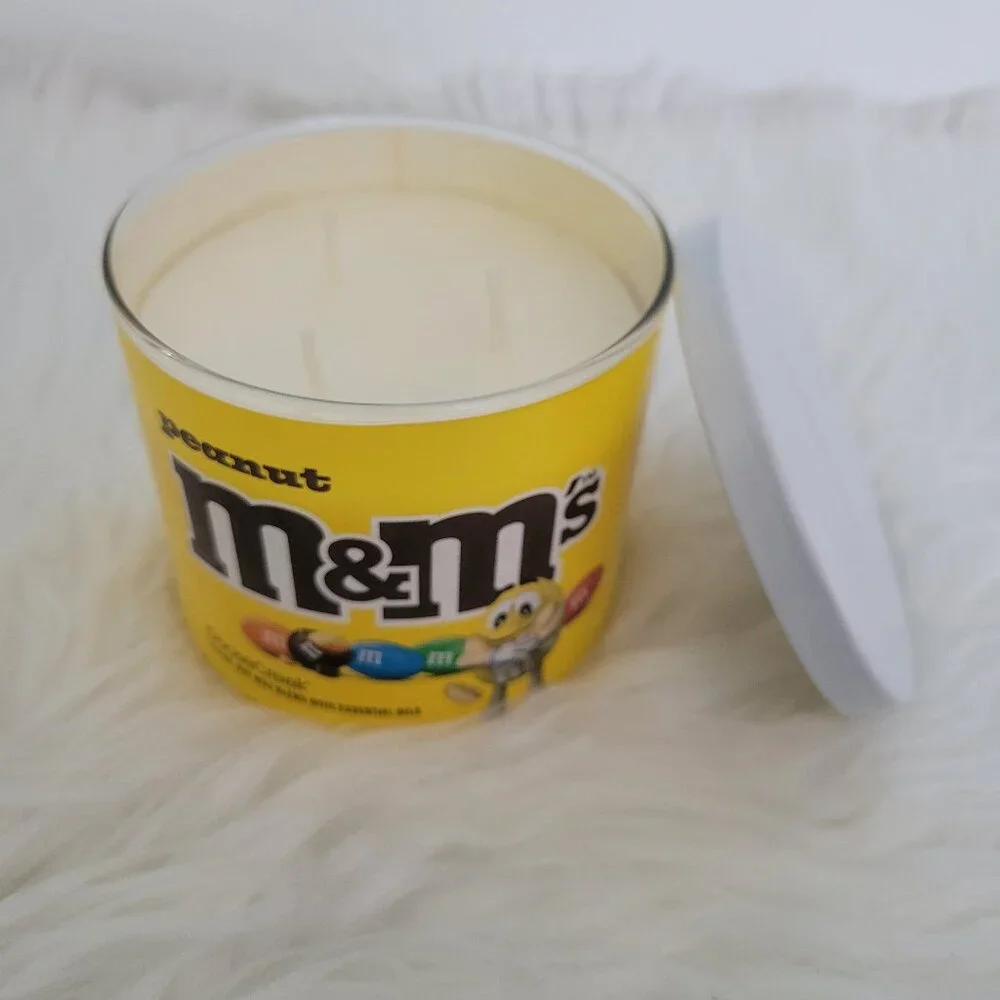 Goose Creek Peanut M&M's Candle